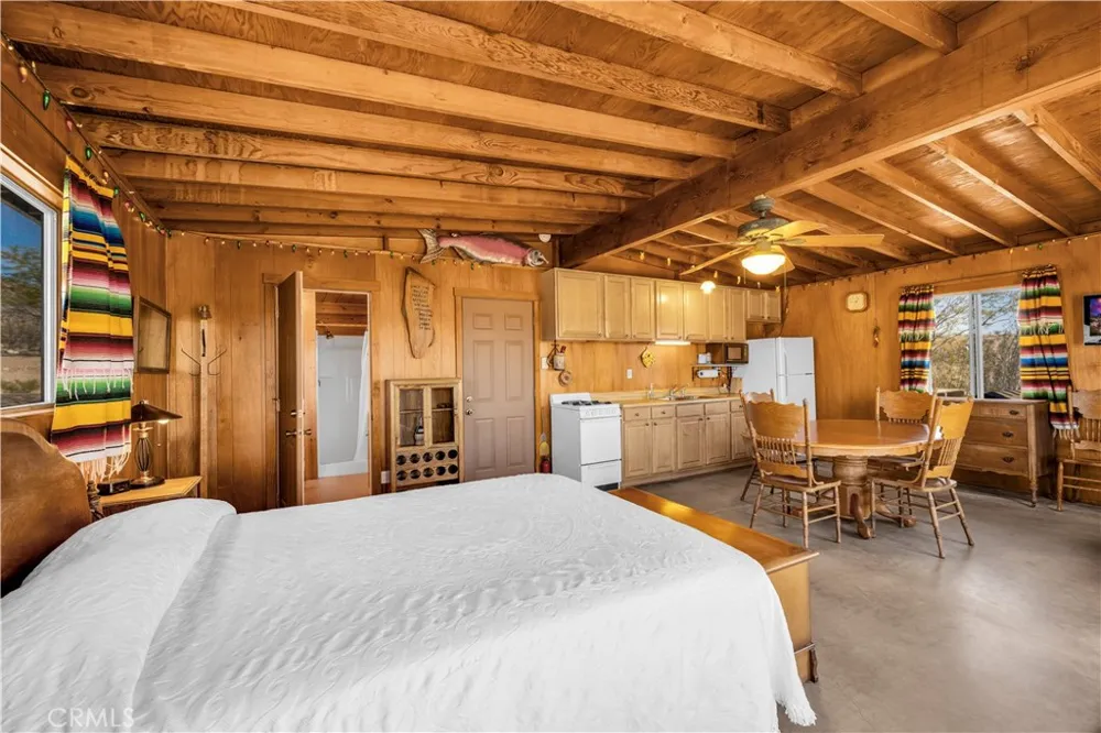 2858 Sage Avenue Landers, CA 92285