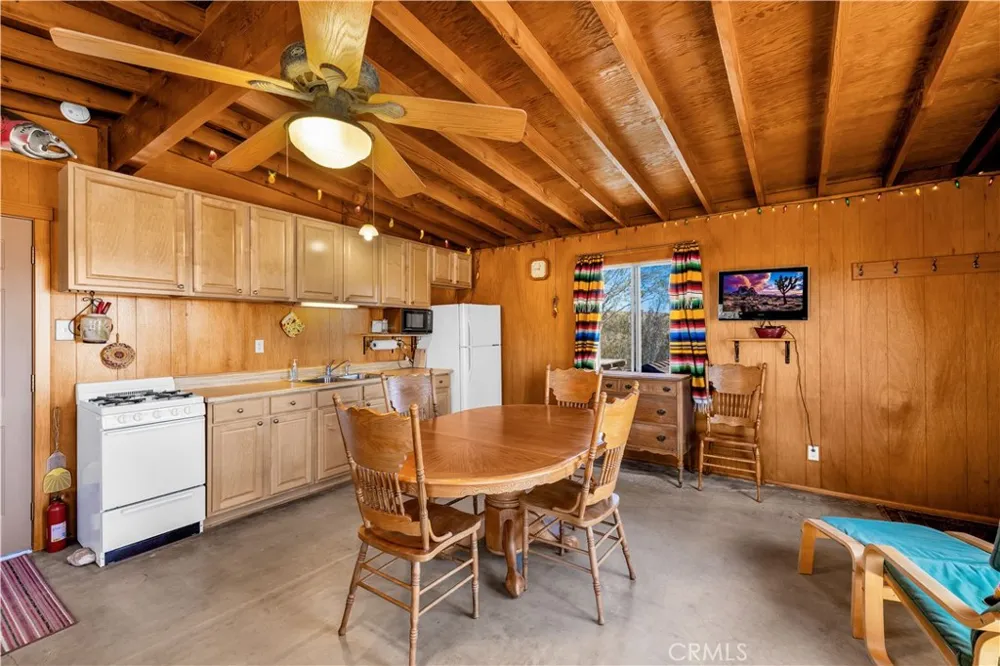 2858 Sage Avenue Landers, CA 92285