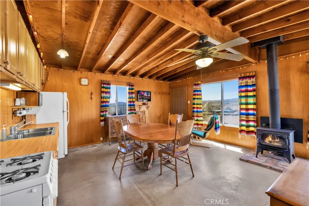 2858 Sage Avenue Landers, CA 92285
