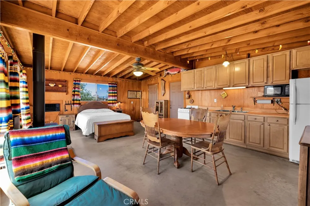 2858 Sage Avenue Landers, CA 92285