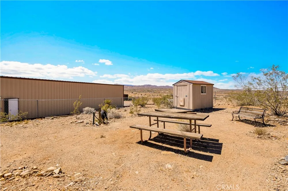 2858 Sage Avenue Landers, CA 92285