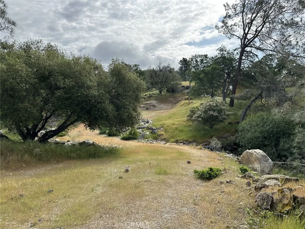 Oak Grove Court E Coarsegold, CA 93614