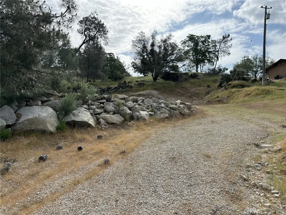 Oak Grove Court E Coarsegold, CA 93614