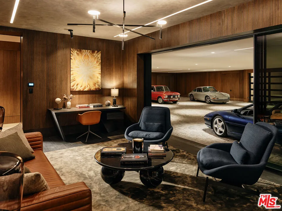 401 Tigertail Road Los Angeles, CA 90049
