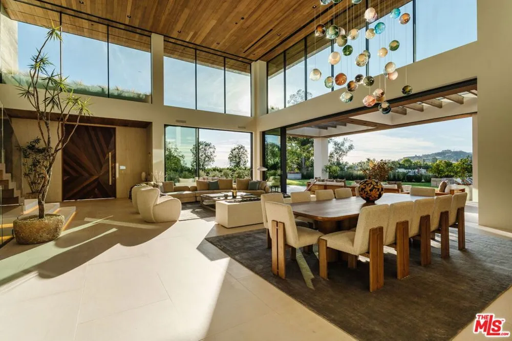 401 Tigertail Road Los Angeles, CA 90049
