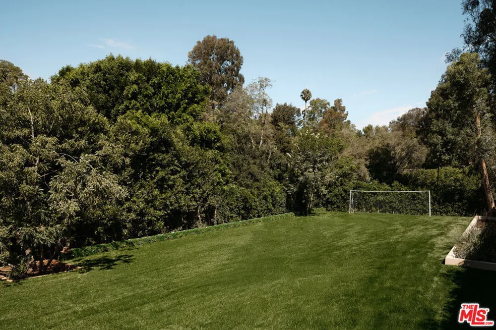 401 Tigertail Road Los Angeles, CA 90049