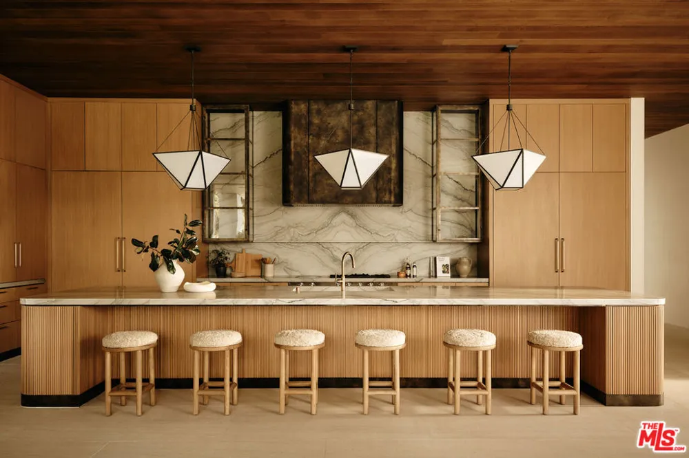 401 Tigertail Road Los Angeles, CA 90049