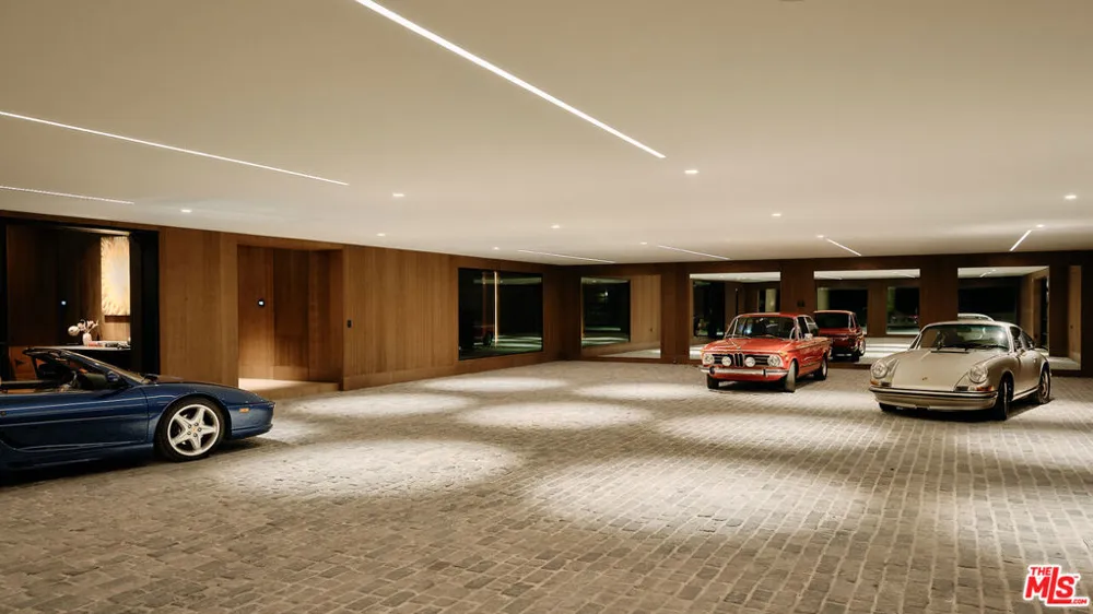 401 Tigertail Road Los Angeles, CA 90049