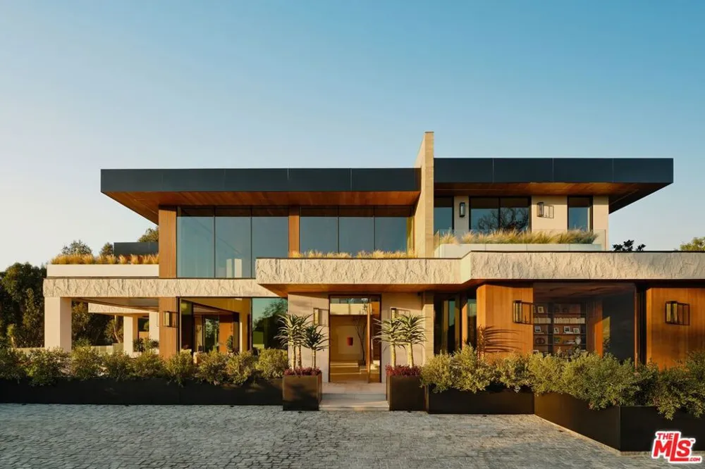 401 Tigertail Road Los Angeles, CA 90049