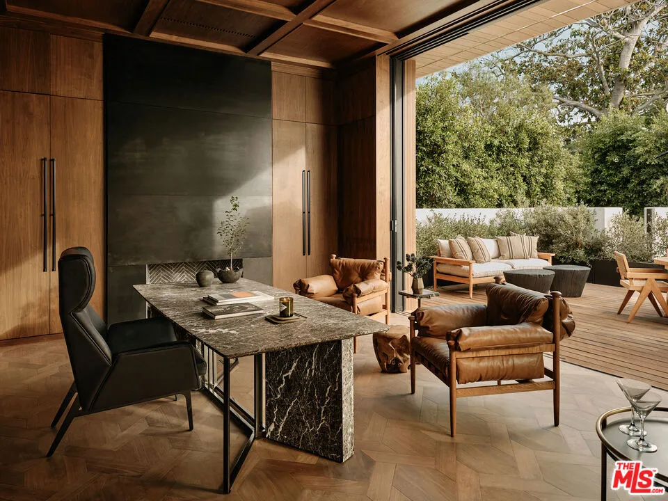 401 Tigertail Road Los Angeles, CA 90049