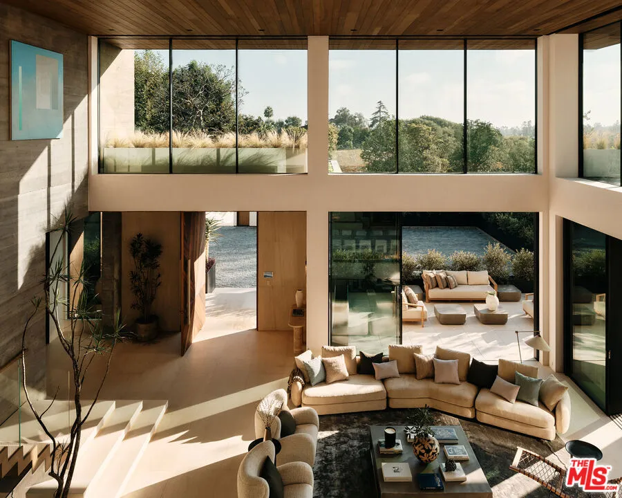 401 Tigertail Road Los Angeles, CA 90049