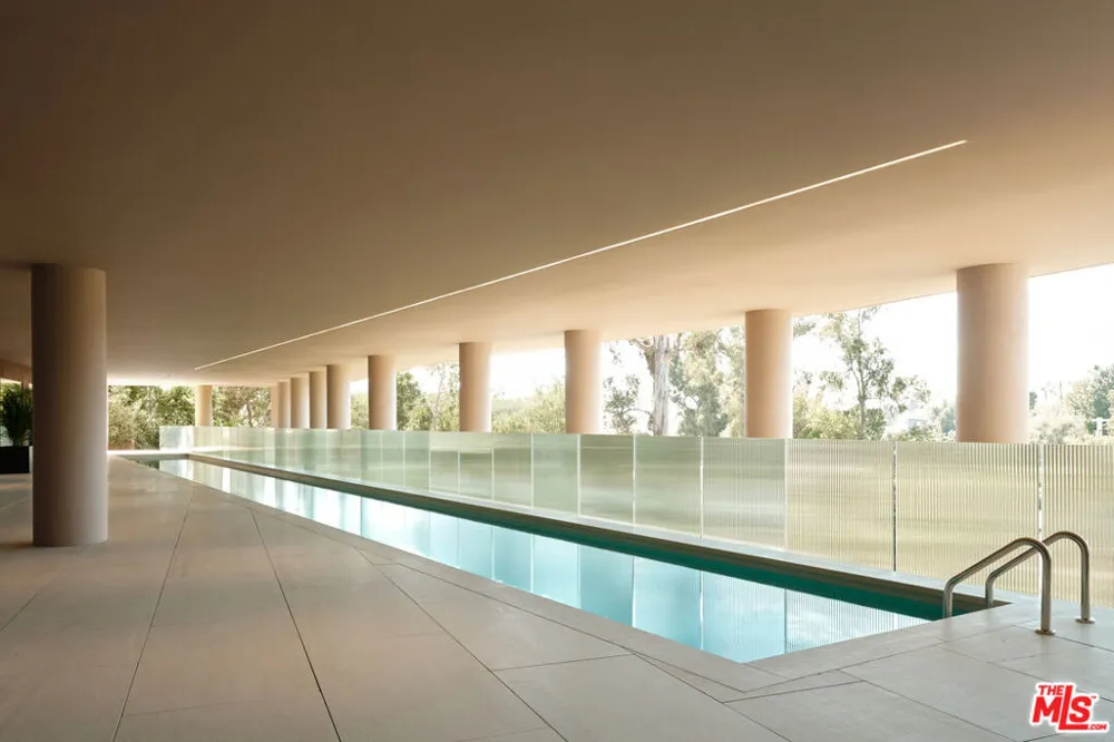 401 Tigertail Road Los Angeles, CA 90049