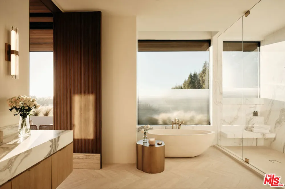 401 Tigertail Road Los Angeles, CA 90049
