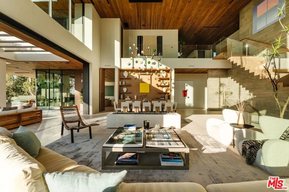 401 Tigertail Road Los Angeles, CA 90049