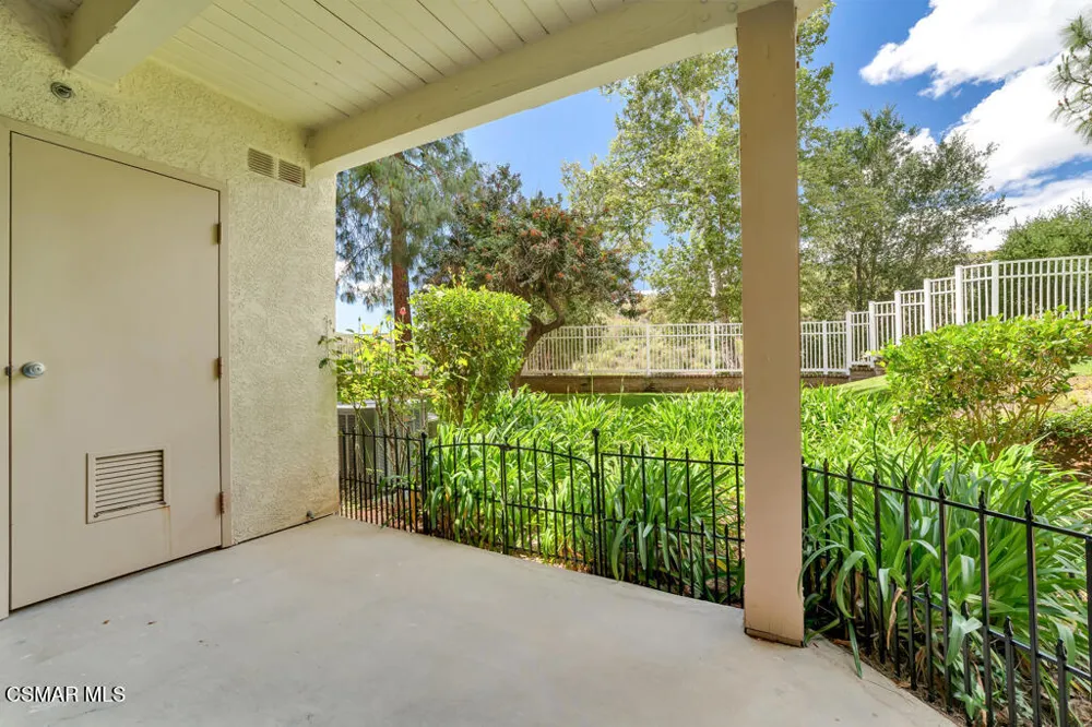 653 Oak Run Trail #109 Oak Park, CA 91377