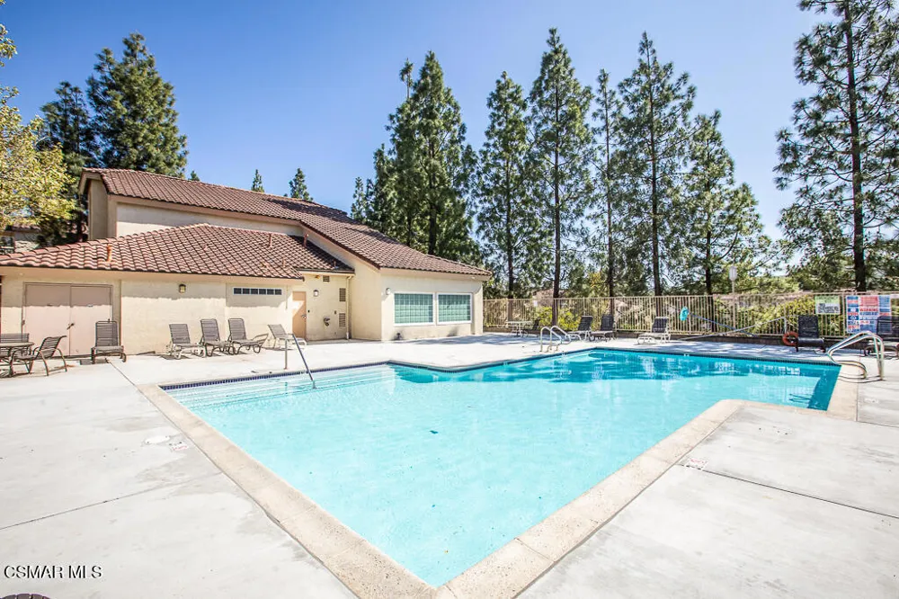653 Oak Run Trail #109 Oak Park, CA 91377