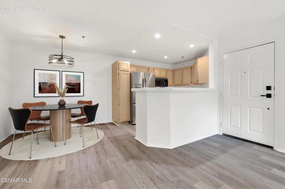 653 Oak Run Trail #109 Oak Park, CA 91377