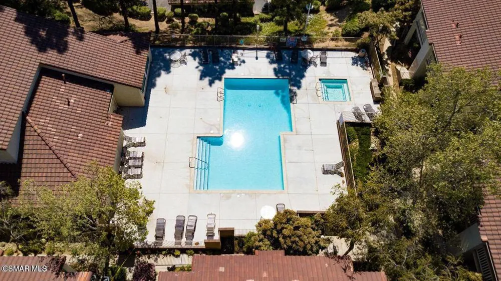 653 Oak Run Trail #109 Oak Park, CA 91377