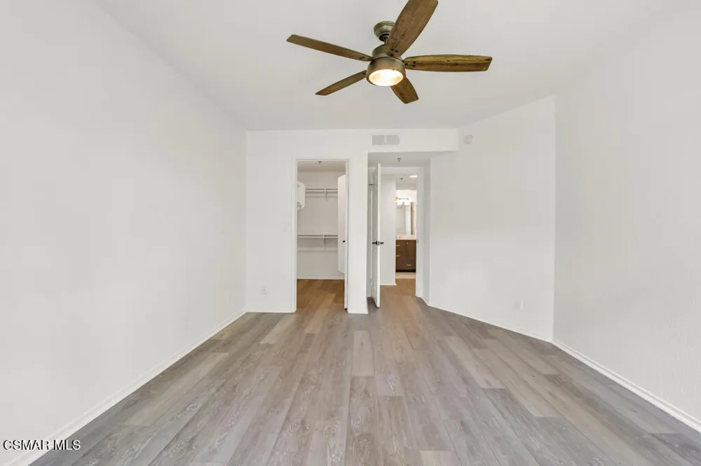 653 Oak Run Trail #109 Oak Park, CA 91377