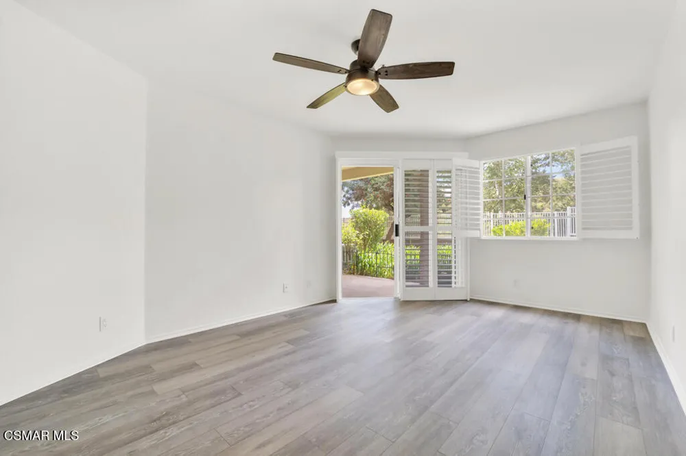 653 Oak Run Trail #109 Oak Park, CA 91377