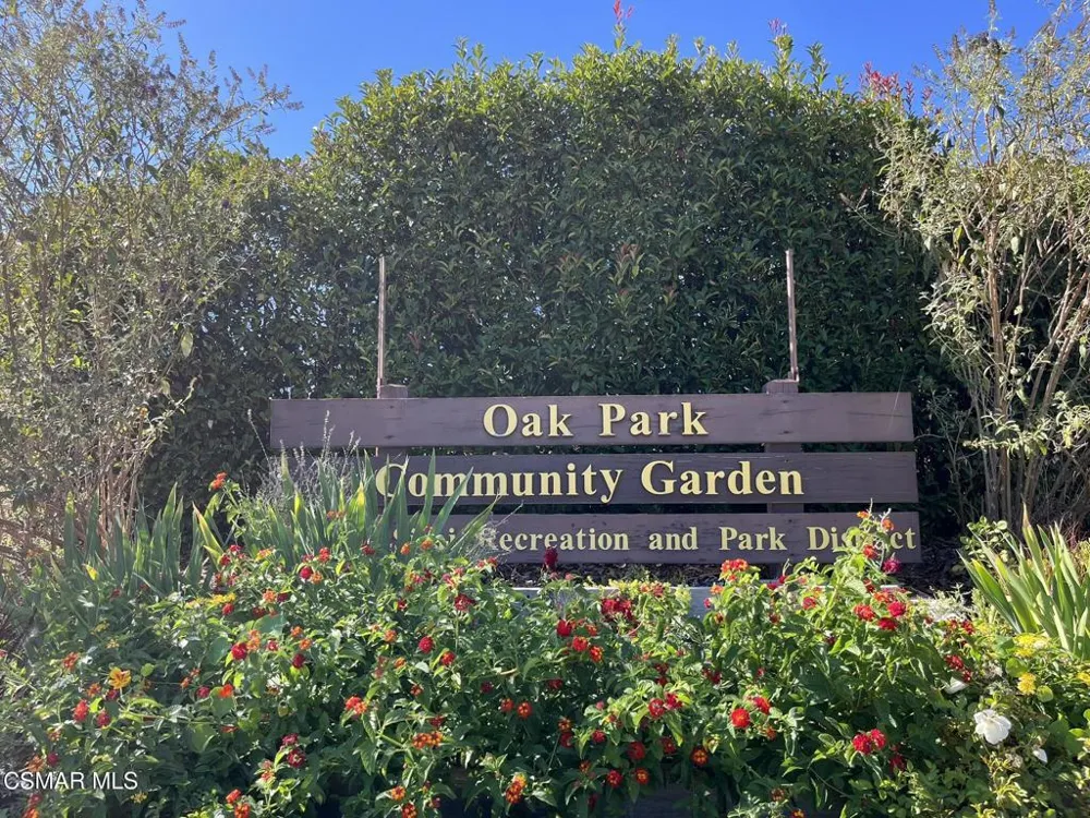 653 Oak Run Trail #109 Oak Park, CA 91377