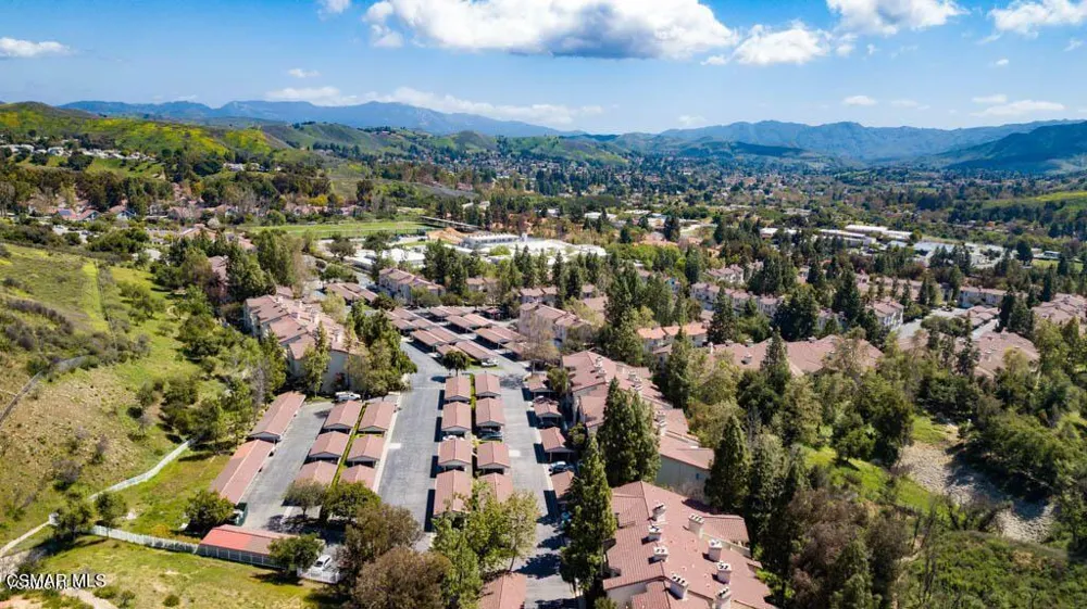 653 Oak Run Trail #109 Oak Park, CA 91377
