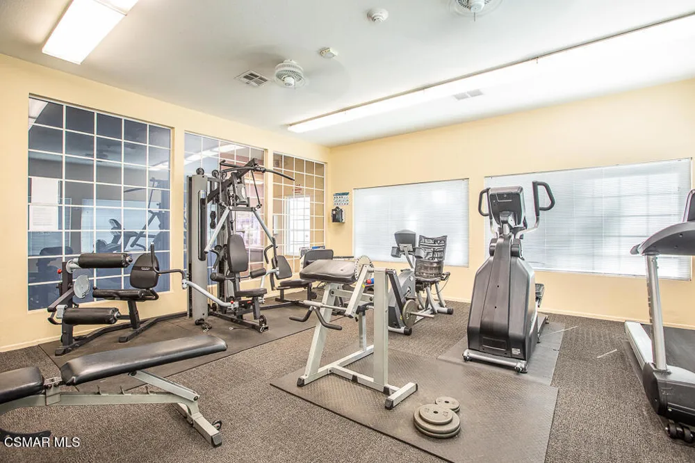 653 Oak Run Trail #109 Oak Park, CA 91377