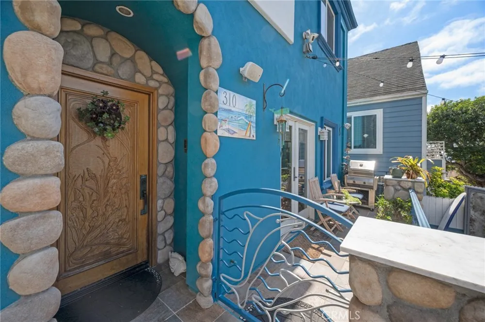 310 30th Hermosa Beach, CA 90254