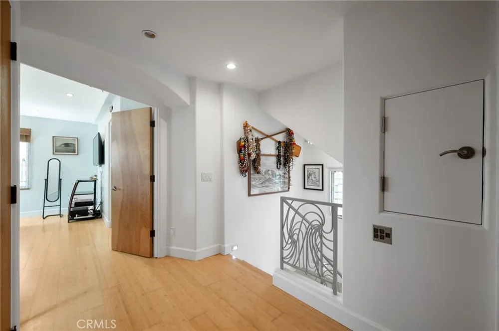 310 30th Hermosa Beach, CA 90254