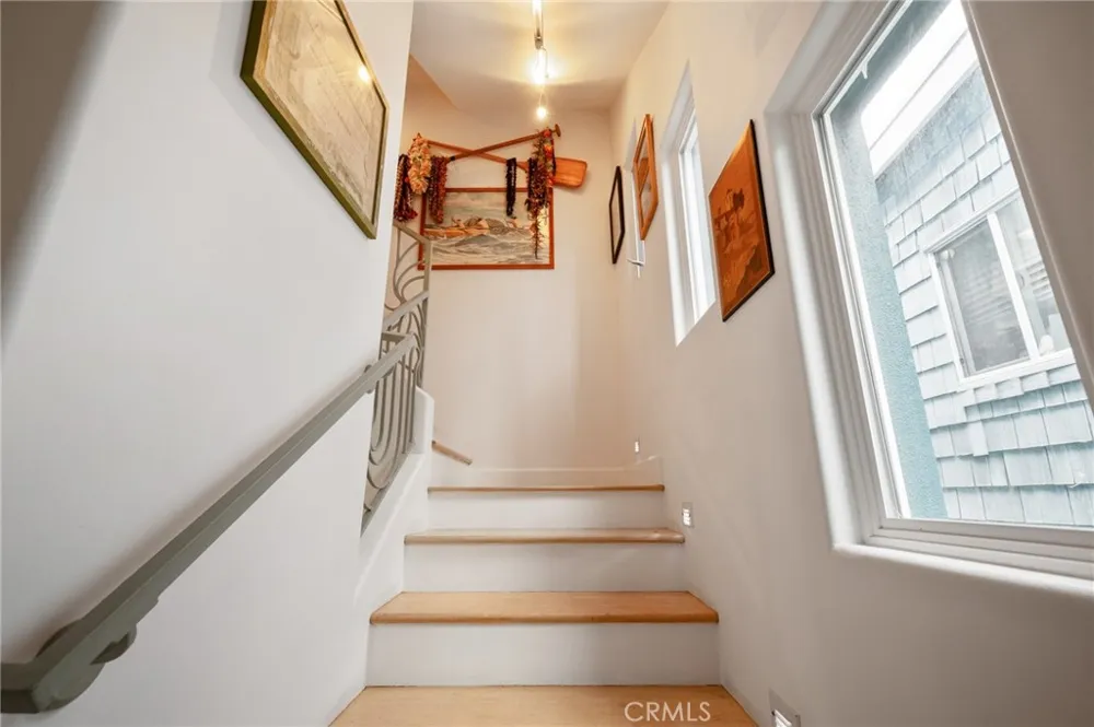 310 30th Hermosa Beach, CA 90254