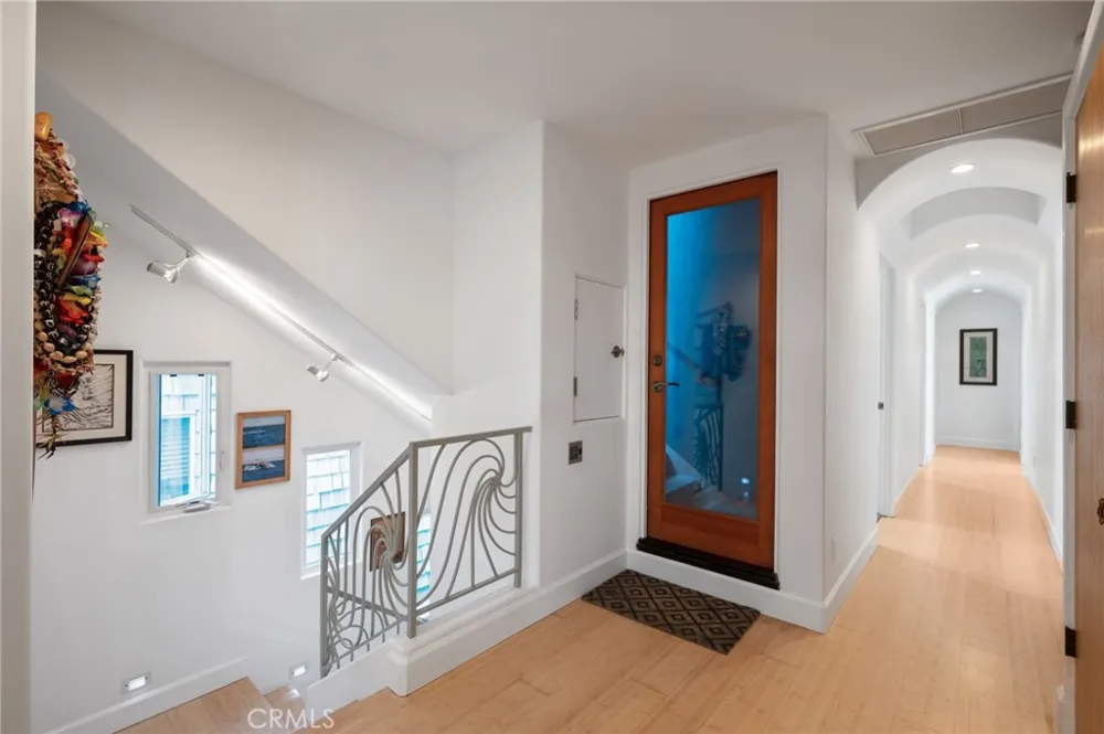310 30th Hermosa Beach, CA 90254