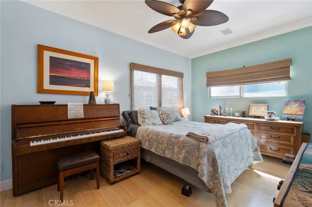 310 30th Hermosa Beach, CA 90254