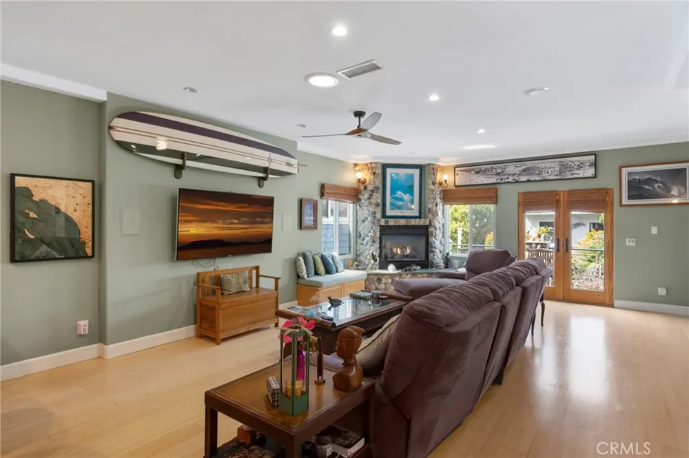310 30th Hermosa Beach, CA 90254