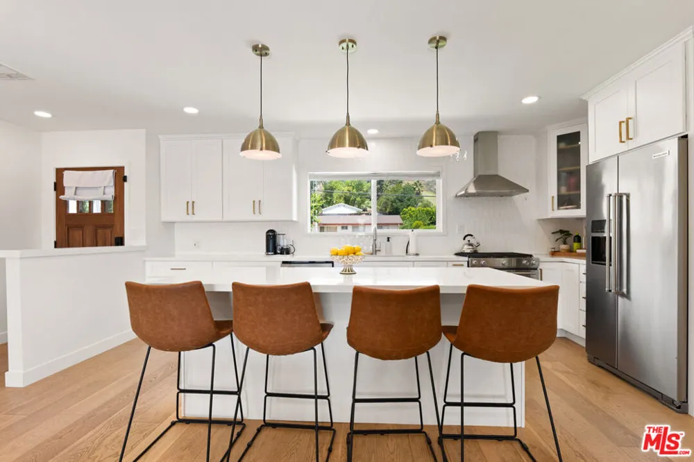 10510 Kurt Street Lakeview Terrace, CA 91342