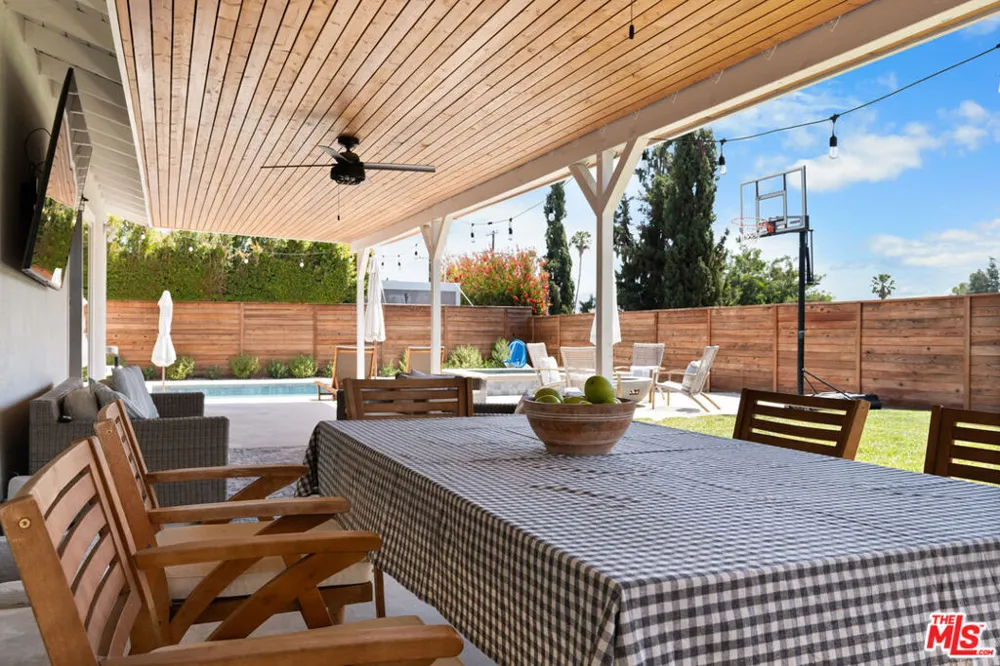 10510 Kurt Street Lakeview Terrace, CA 91342