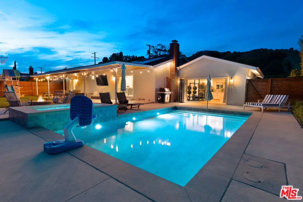 10510 Kurt Street Lakeview Terrace, CA 91342