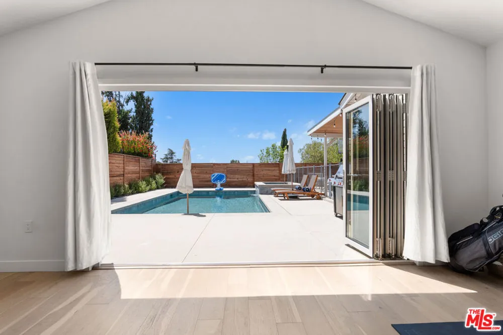 10510 Kurt Street Lakeview Terrace, CA 91342