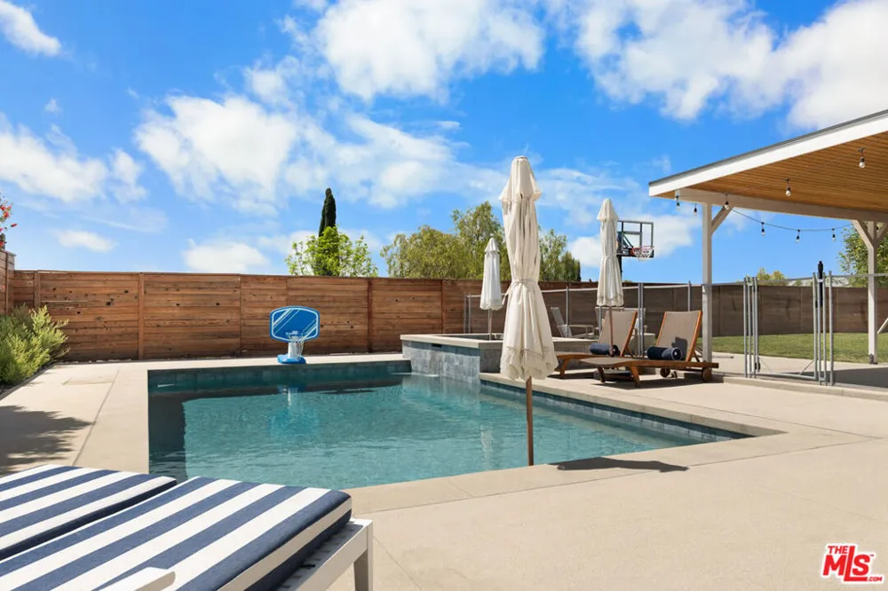 10510 Kurt Street Lakeview Terrace, CA 91342
