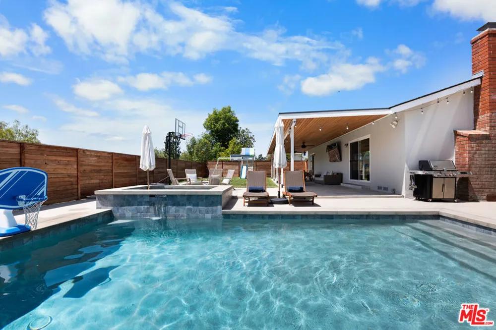10510 Kurt Street Lakeview Terrace, CA 91342