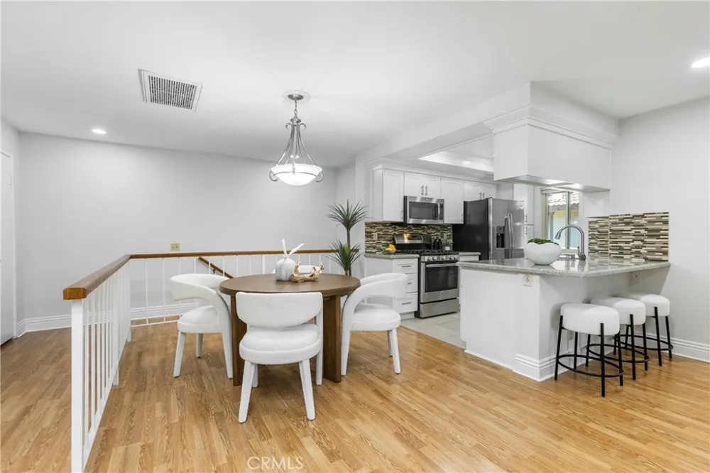 25183 Oak Canyon Lake Forest, CA 92630