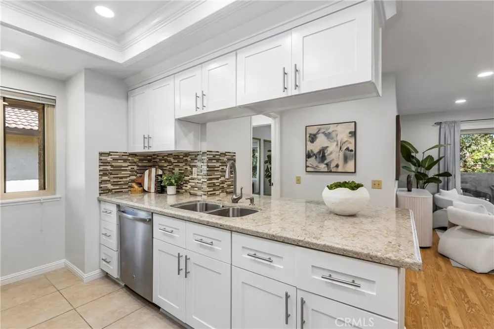 25183 Oak Canyon Lake Forest, CA 92630