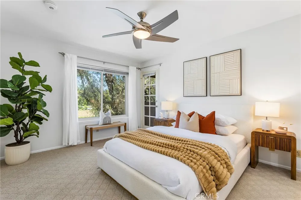 25183 Oak Canyon Lake Forest, CA 92630