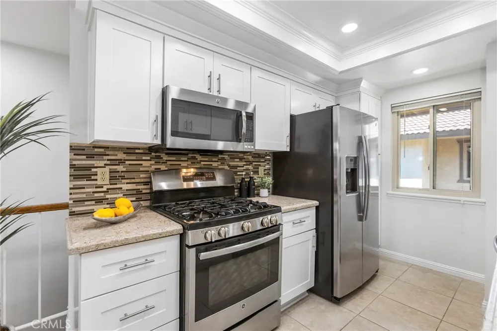 25183 Oak Canyon Lake Forest, CA 92630