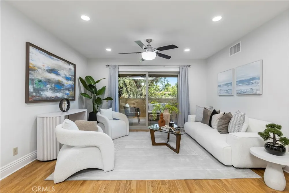 25183 Oak Canyon Lake Forest, CA 92630
