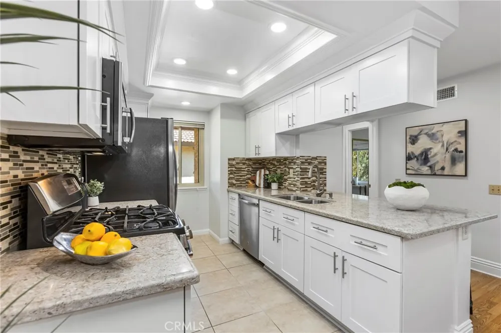 25183 Oak Canyon Lake Forest, CA 92630