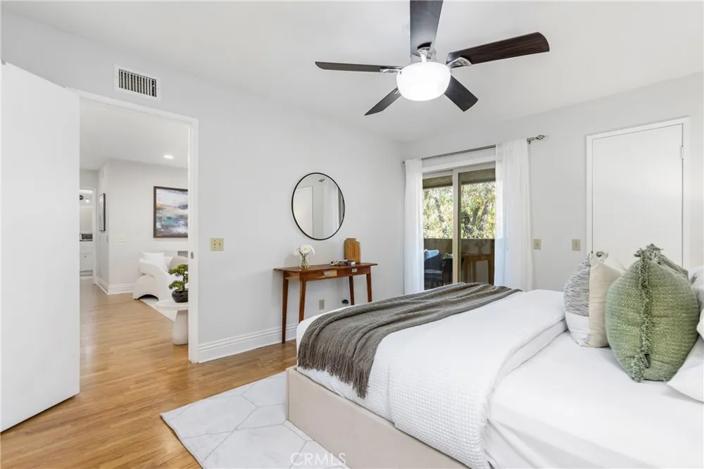 25183 Oak Canyon Lake Forest, CA 92630