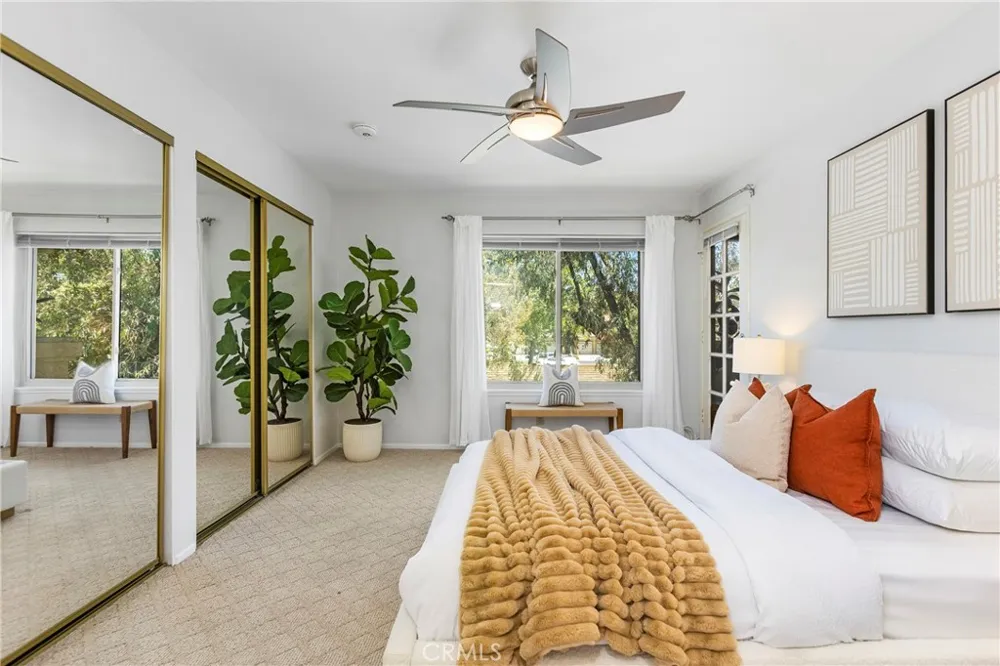 25183 Oak Canyon Lake Forest, CA 92630