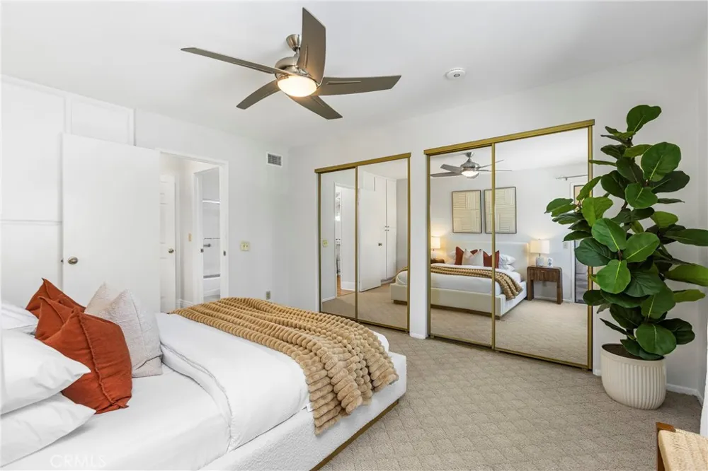 25183 Oak Canyon Lake Forest, CA 92630