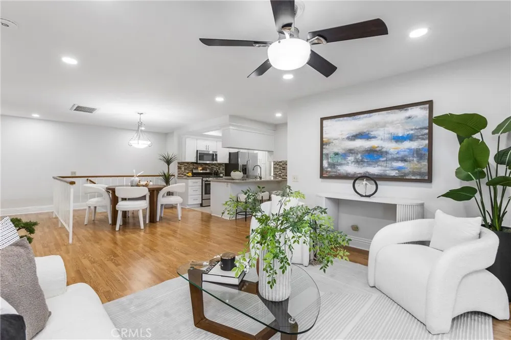 25183 Oak Canyon Lake Forest, CA 92630