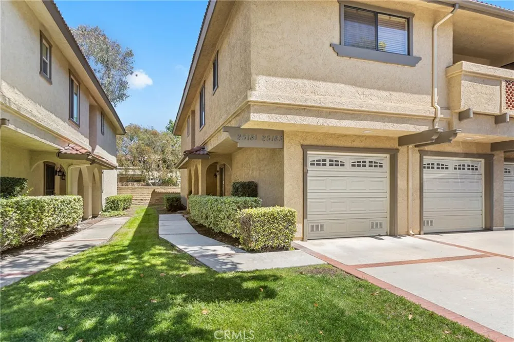 25183 Oak Canyon Lake Forest, CA 92630